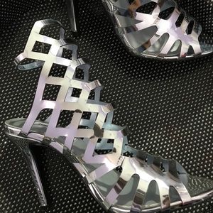 Meet your Posher, Antoinette